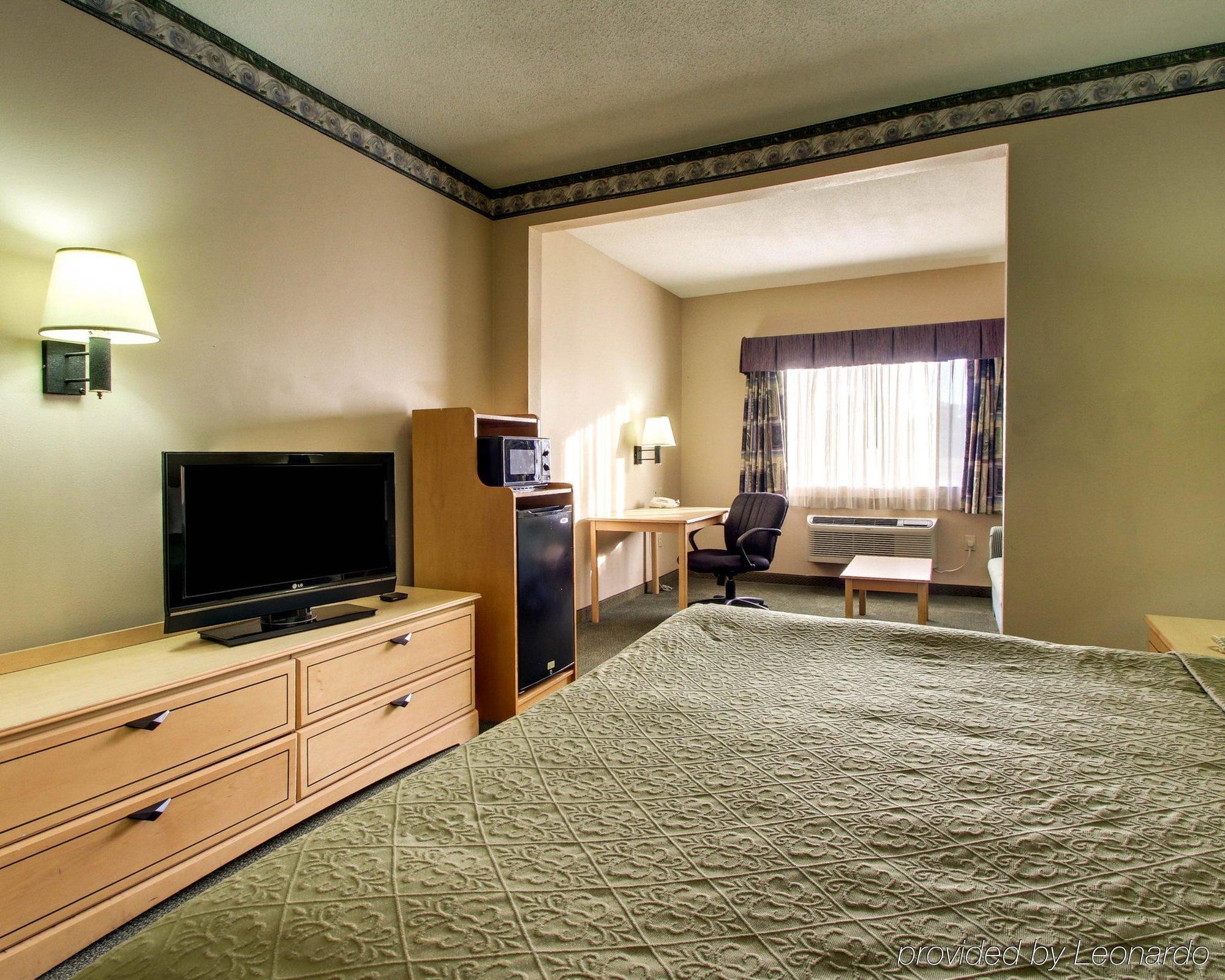 Quality Inn & Suites Pearl-Jackson Exterior foto